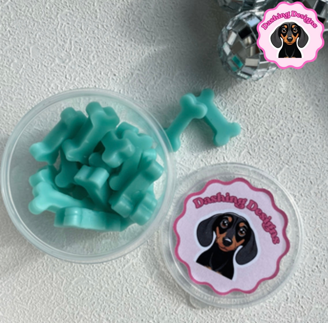 Blue Dog Bone Wax Melts - Salted Caramel